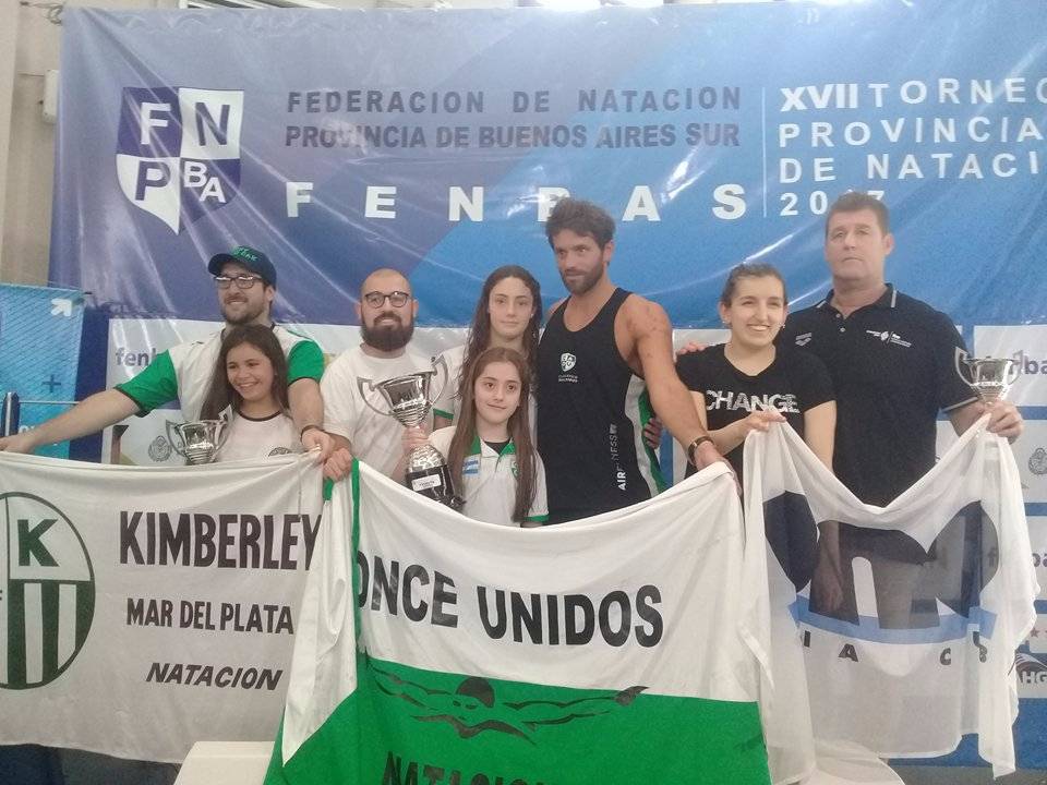 Cerrada competencia por el podio de clubes